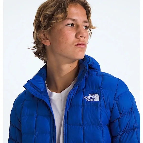 The North Face Thermoball Hooded
Insulated Jacket Boys Medium New Without Tags! - Picture 3 of 16